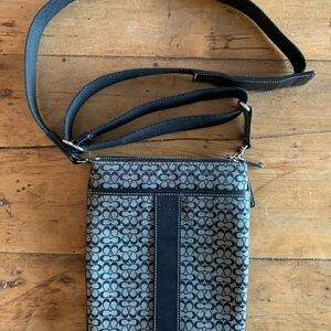 Coach Signature Swingpack Monogram Black and Gray Bag